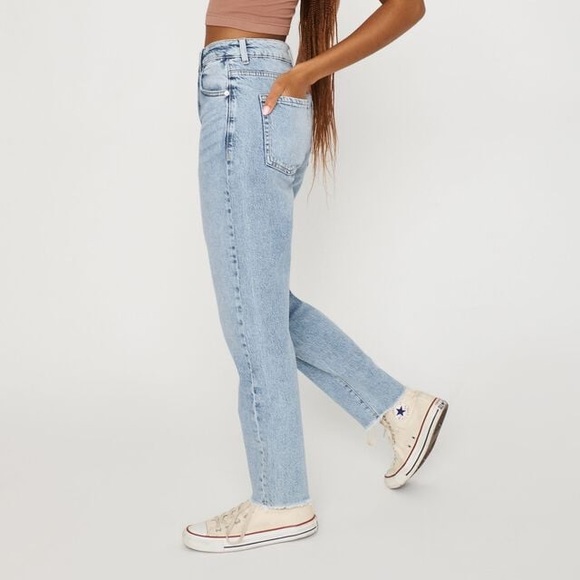 Garage | Mom Jeans - Picture 2 of 7